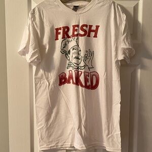 Gildan Fresh Baked Graphic Tee - White and Red size M